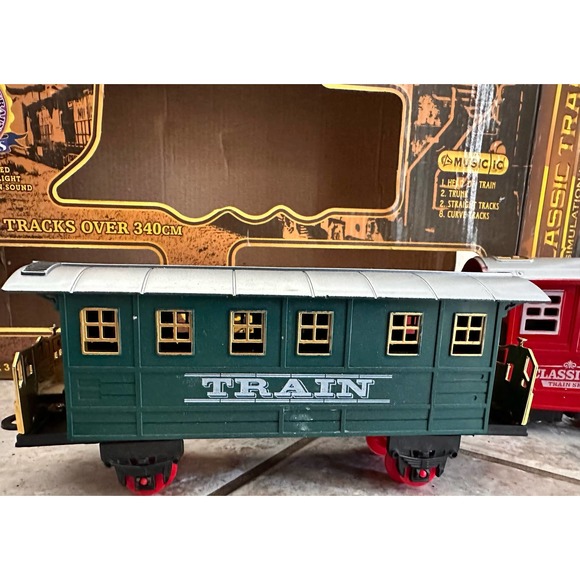 Classic Train Set with Sounds, 3 Cars & tracks - Picture 6 of 9